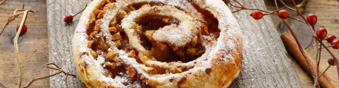 Brioches à la cannelle et aux pommes - Épicées et moelleuses