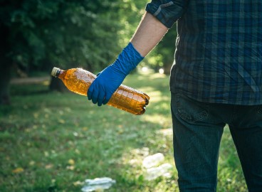 Comment traiter un jardin avec de l'urée en automne : étapes importantes et règles de traitement