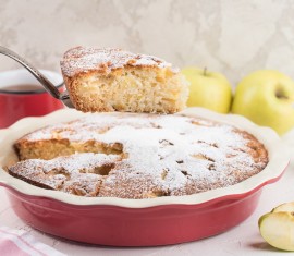 Mannik au kéfir et aux pommes cuit au four
