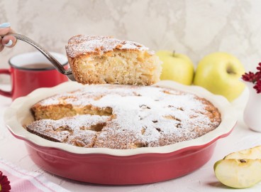 Mannik au kéfir et aux pommes cuit au four