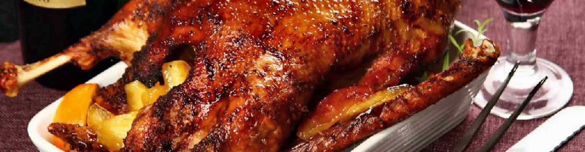 Oie farcie aux pommes cuite au four