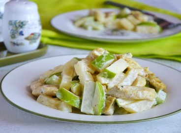 Salade juteuse au poulet et aux pommes