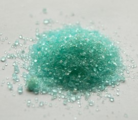 Traiter son jardin avec du sulfate de fer en automne : comment traiter les arbres efficacement