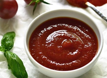 Ketchup aux pommes et aux tomates