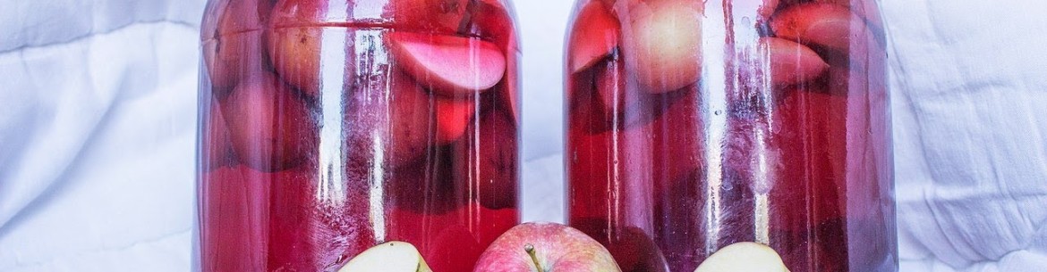 Compote de prunes et de pommes pour l'hiver