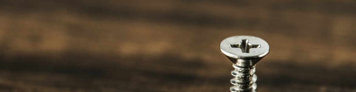 Pourquoi enfonce-t-on un clou dans un pommier ?