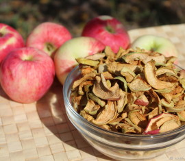 Combien de calories contiennent les pommes séchées et sont-elles adaptées à un régime alimentaire ?