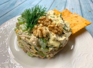 Salade de pommes, poulet et céleri