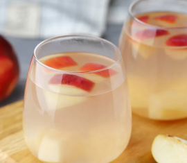 Compote de poires et de pommes dans une casserole