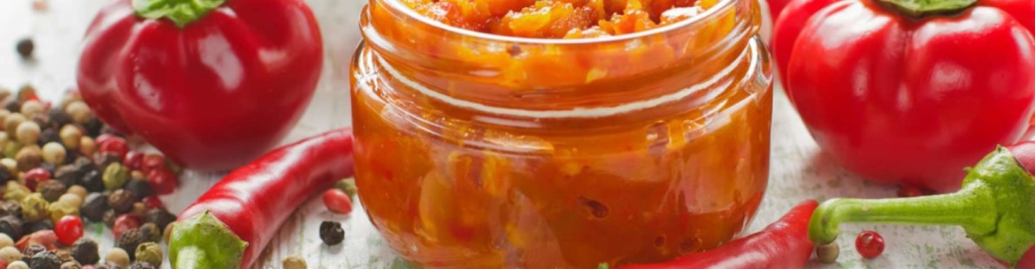 Adjika de courgettes et de pommes pour l'hiver