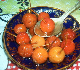 Confiture faite à partir de pommes paradis avec leurs tiges entières