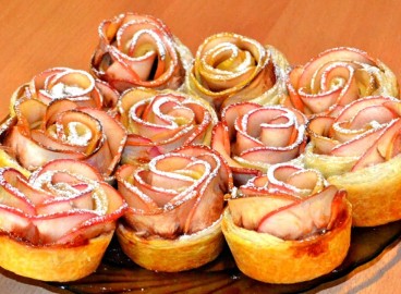 Les roses aux pommes sont incroyablement délicieuses et belles.