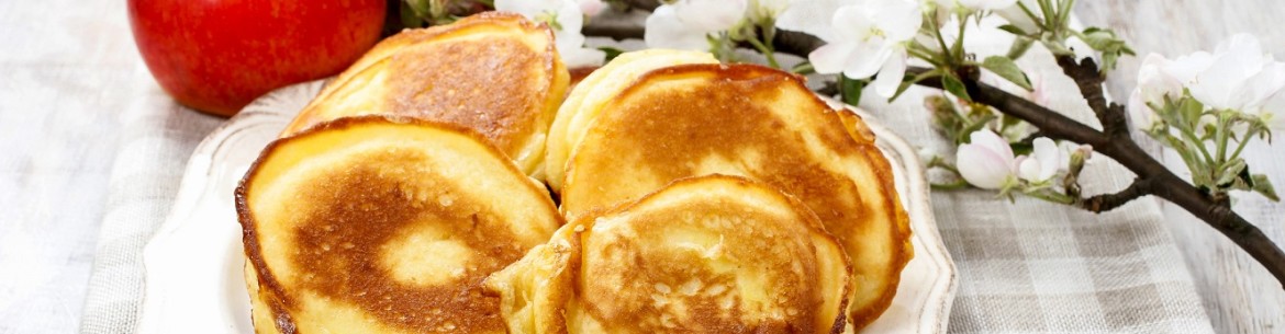 Crêpes moelleuses au kéfir et aux pommes