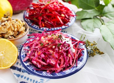 Salade de betteraves et de pommes - fraîche et saine