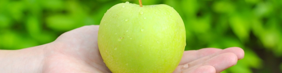 Combien de calories contient une pomme verte et pourquoi est-elle meilleure pour la santé dans le cadre d'un régime ?