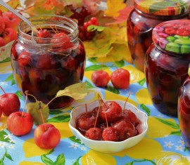 Confiture transparente à base de chou chinois avec ses fanes