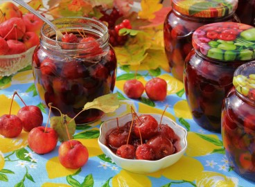 Confiture transparente à base de chou chinois avec ses fanes