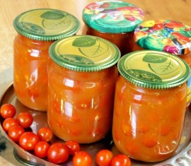 Des tomates marinées dans du jus de pomme pour l'hiver – une recette des plus délicieuses !