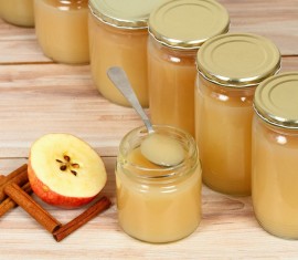 De la compote de pommes maison pour l'hiver - simple et délicieuse !