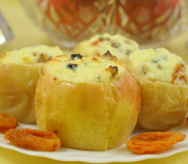Pommes cuites au four avec du fromage blanc