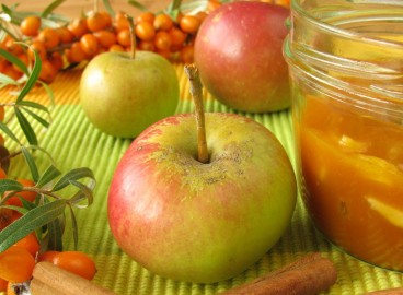 Compote d'argousier et de pommes pour l'hiver