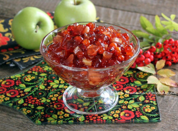 confiture de pommes et de sorbier rouge