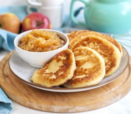 Des cheesecakes sains aux pommes cuits au four