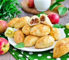 Tartes au fromage blanc et aux pommes au four