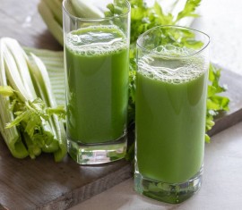 Smoothie au céleri et à la pomme