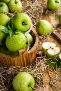 Combien de calories contient une pomme verte et pourquoi est-elle meilleure pour la santé dans le cadre d'un régime ?