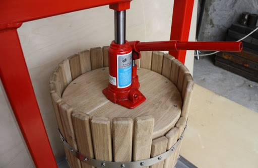 Fabriquer un pressoir à pommes à partir d'un cric : 2 idées