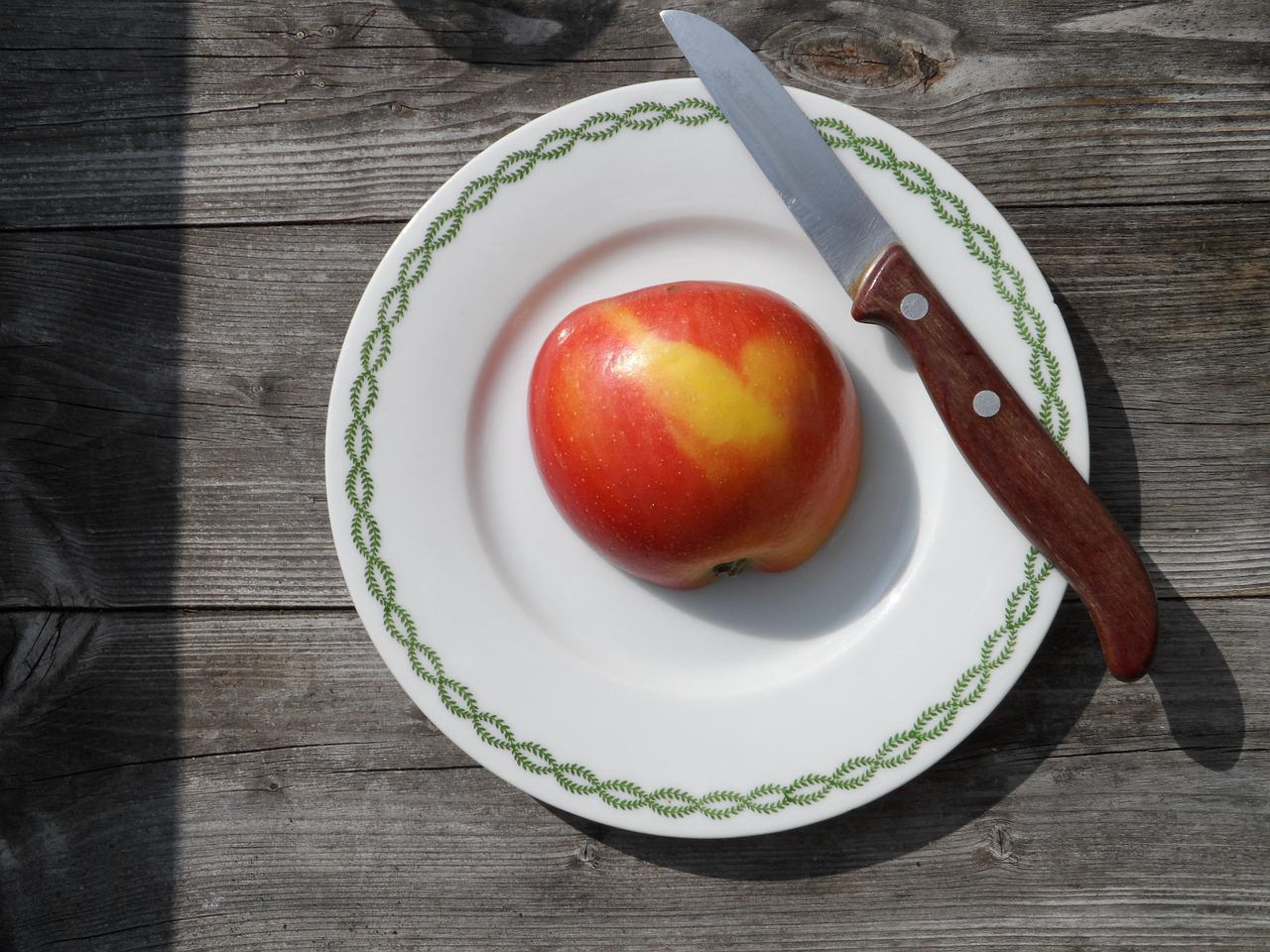 Peut-on manger des pommes le soir ? Conseils pour une collation nocturne