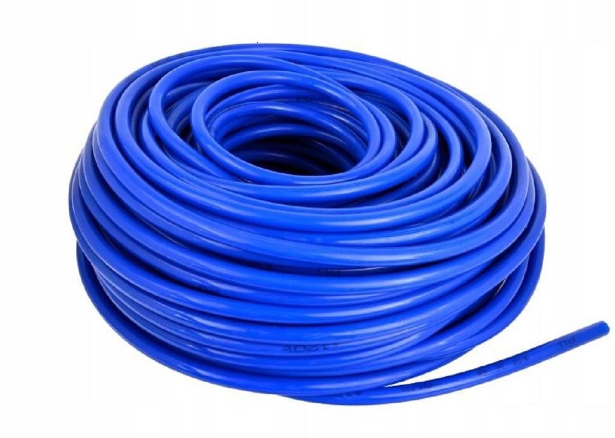 Quel tuyau d'arrosage choisir : il faut en choisir un qui soit durable et résistant aux pliures.